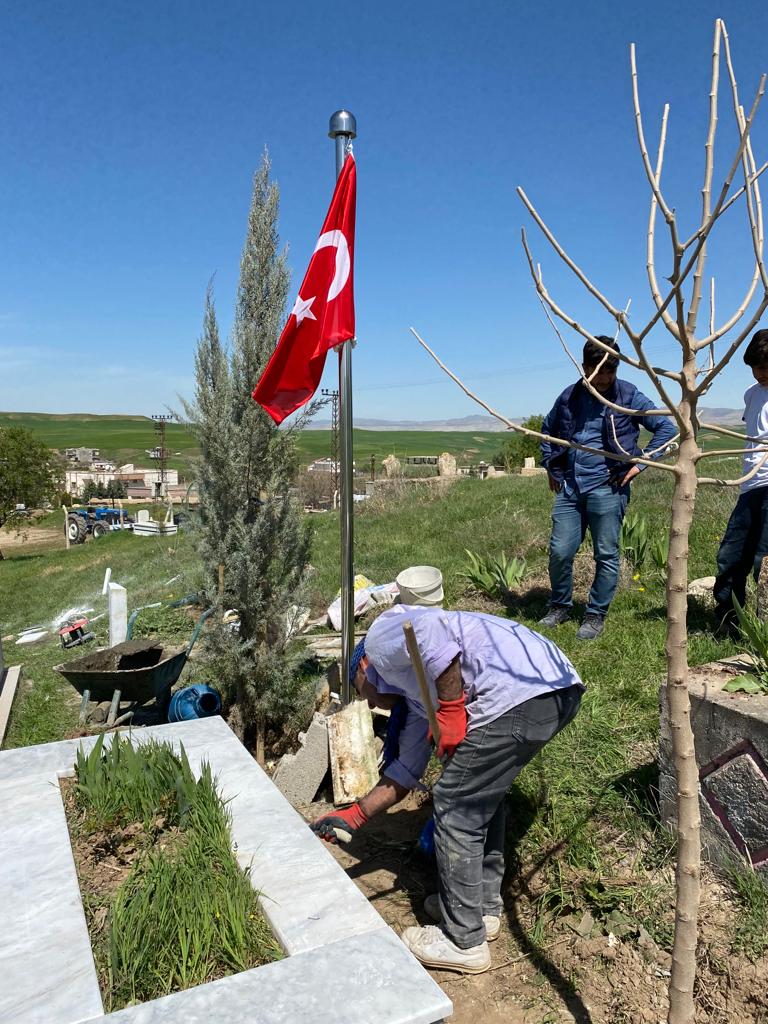 Şehit Mezarı Bayrak Direği Uygulaması